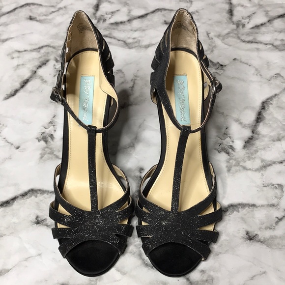 Betsey Johnson Shoes - Betsey Johnson Black Tee T-Strap Glitter Heels 8.5